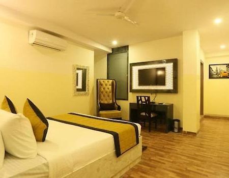Hotel Plazzo Neu-Delhi Exterior foto